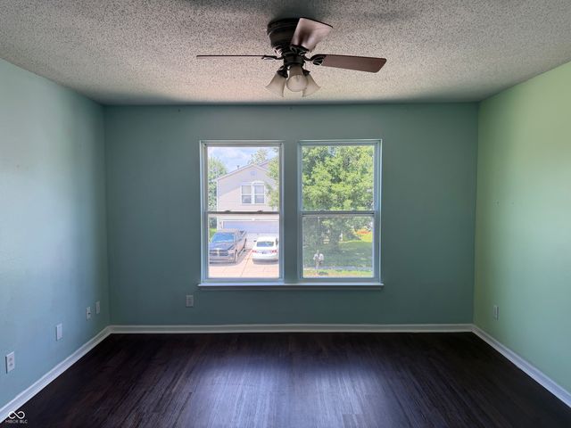 2525 Summerwood Lane, Greenwood, IN 46143