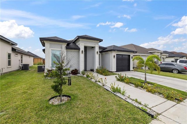 5933 N Luz Del Sol Street, Edinburg, TX 78542