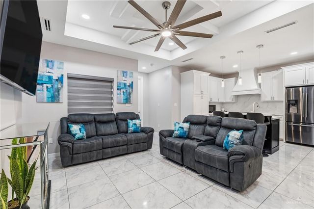 5933 N Luz Del Sol Street, Edinburg, TX 78542