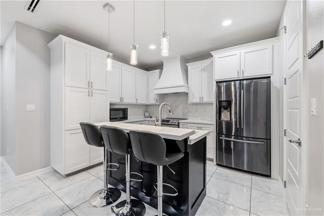5933 N Luz Del Sol Street, Edinburg, TX 78542