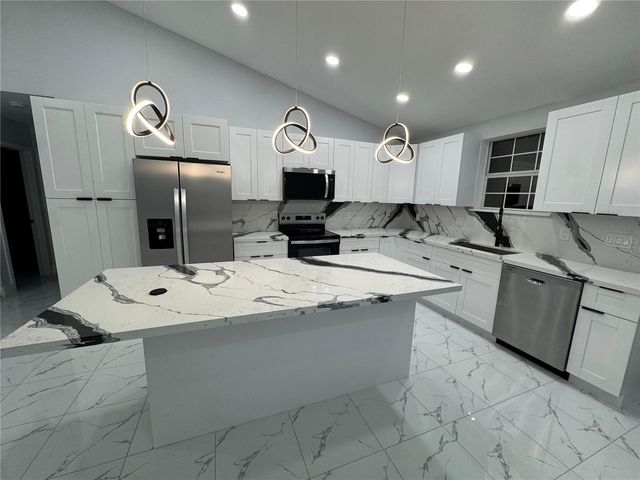 2555 W TAUNTON ROAD, Avon Park, FL 33825