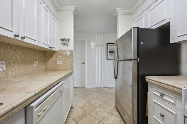 2929 Buffalo Speedway A1009, Houston, TX 77098