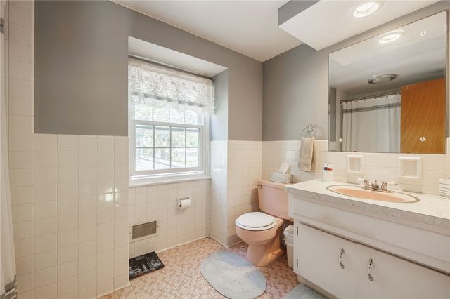 1250 La Baron Circle, Webster, NY 14580