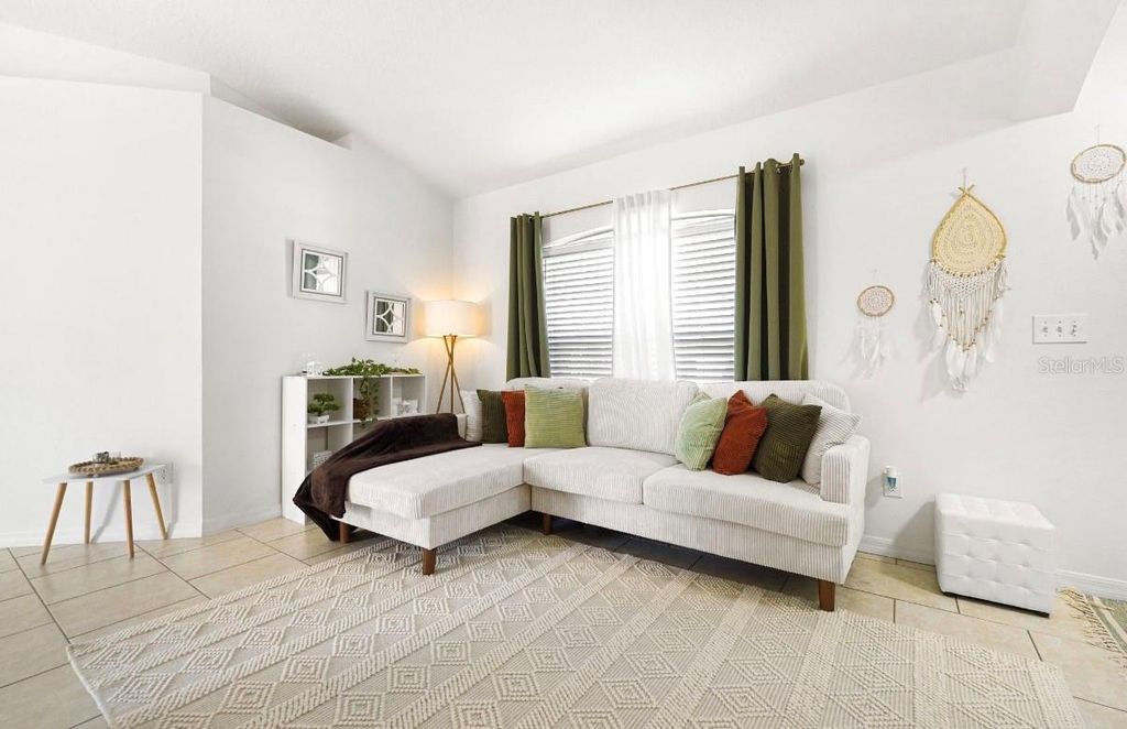 Image 2 of property listing at 1811 DON PLACE, Kissimmee, FL 34759