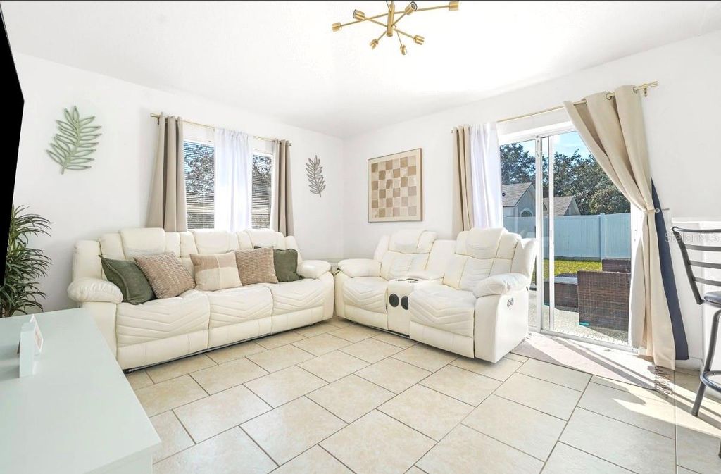 Image 11 of property listing at 1811 DON PLACE, Kissimmee, FL 34759