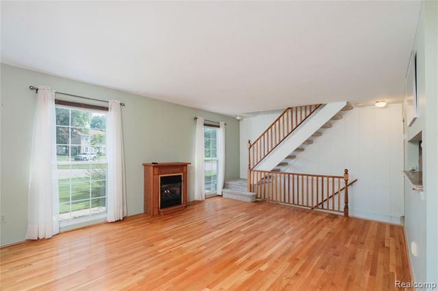 23707 N Rockledge, Novi, MI 48375