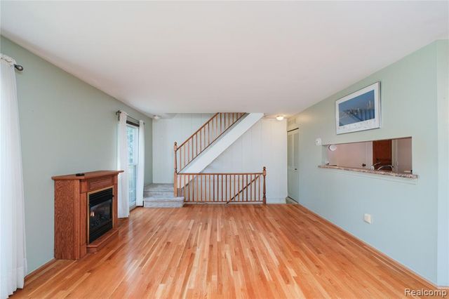 23707 N Rockledge, Novi, MI 48375