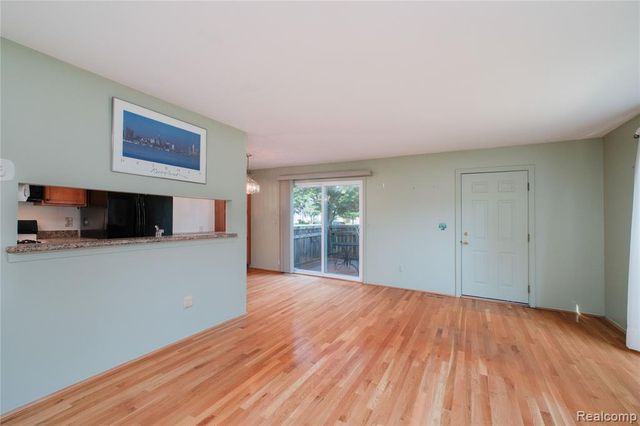 23707 N Rockledge, Novi, MI 48375