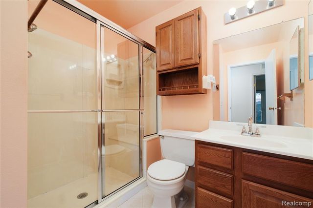 23707 N Rockledge, Novi, MI 48375