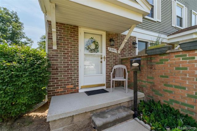 23707 N Rockledge, Novi, MI 48375