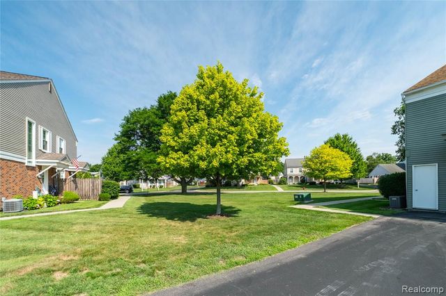 23707 N Rockledge, Novi, MI 48375
