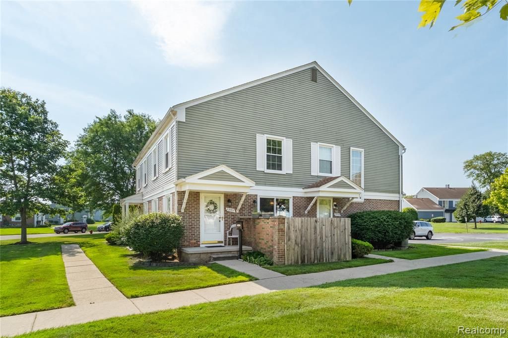 23707 N Rockledge, Novi, MI 48375
