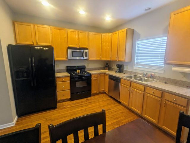 498 E Kossuth Street, Columbus, OH 43206