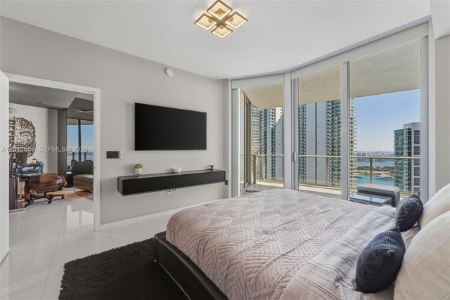 851 NE 1st Ave 4303, Miami, FL 33132