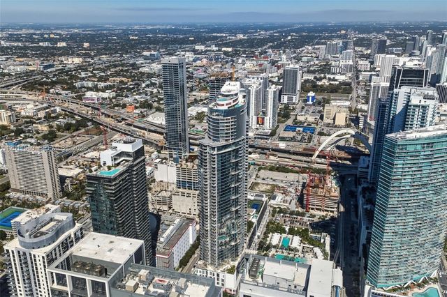 851 NE 1st Ave 4303, Miami, FL 33132