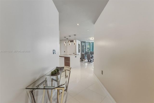 851 NE 1st Ave 4303, Miami, FL 33132