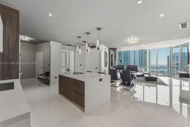 851 NE 1st Ave 4303, Miami, FL 33132