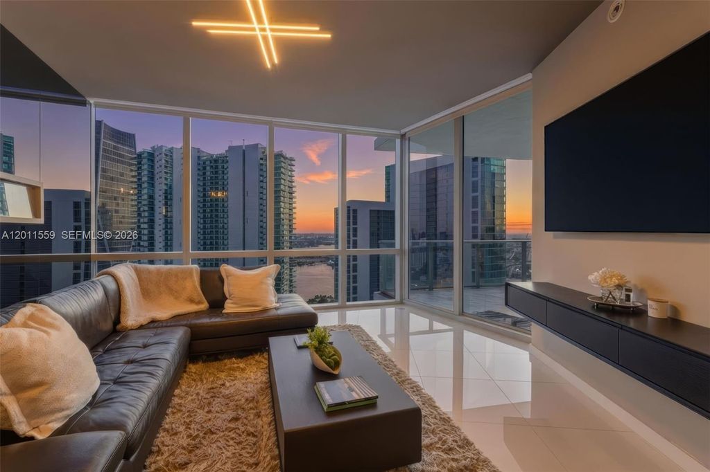 851 NE 1st Ave 4303, Miami, FL 33132