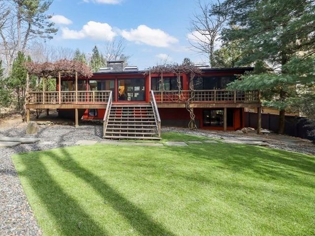 38 Cumberland Avenue, Brookline, MA 02445