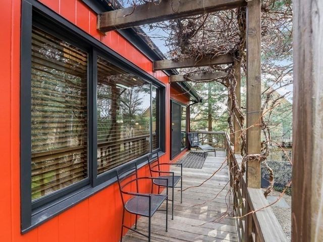 38 Cumberland Avenue, Brookline, MA 02445