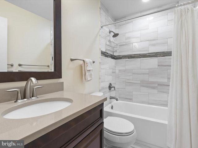 15058 HOLLEYSIDE DR, Dumfries, VA 22025
