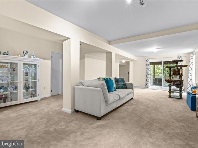 15058 HOLLEYSIDE DR, Dumfries, VA 22025