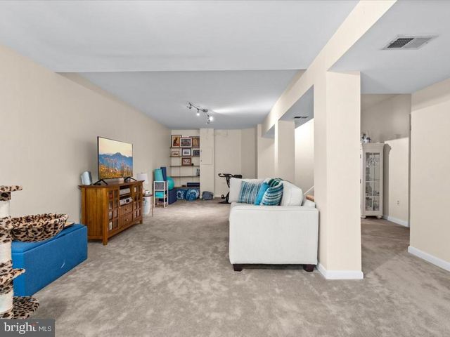 15058 HOLLEYSIDE DR, Dumfries, VA 22025