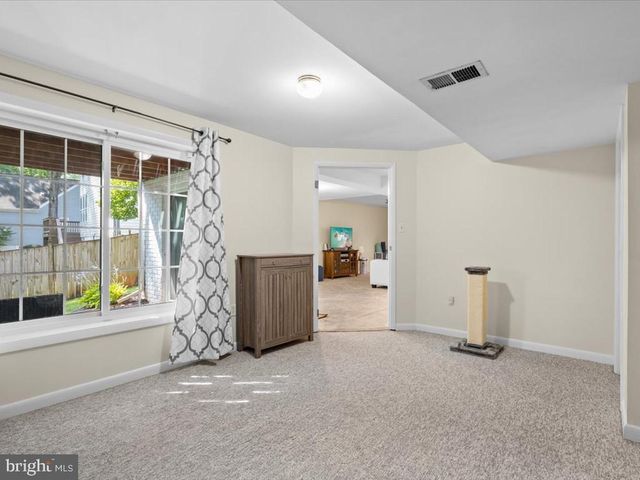 15058 HOLLEYSIDE DR, Dumfries, VA 22025