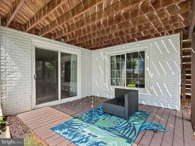 15058 HOLLEYSIDE DR, Dumfries, VA 22025