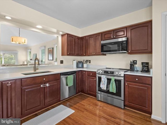 15058 HOLLEYSIDE DR, Dumfries, VA 22025