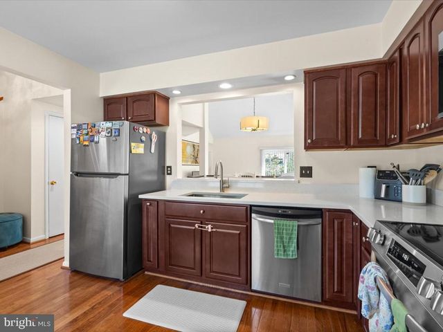 15058 HOLLEYSIDE DR, Dumfries, VA 22025