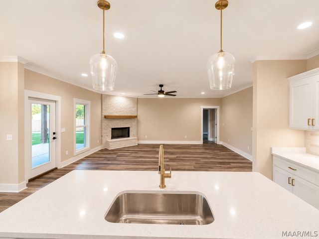 153 Trotter's View Road, Deatsville, AL 36022