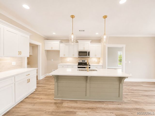 153 Trotter's View Road, Deatsville, AL 36022