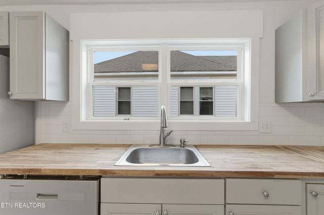 922 Minnesota Ave, Knoxville, TN 37921