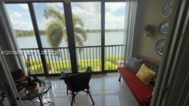 1400 SW 131st Way 203Q, Pembroke Pines, FL 33027