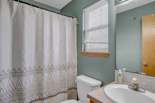 628 S Longbranch Dr, Maize, KS 67101