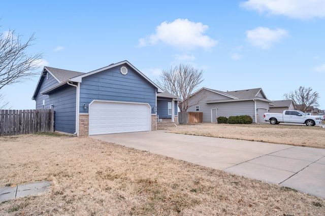 628 S Longbranch Dr, Maize, KS 67101