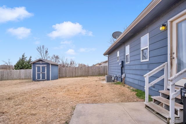 628 S Longbranch Dr, Maize, KS 67101