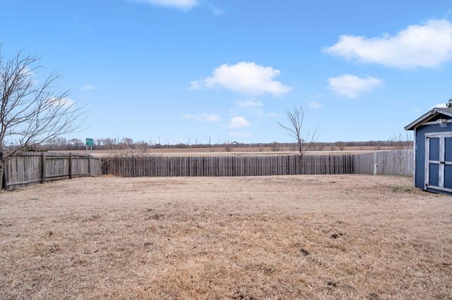 628 S Longbranch Dr, Maize, KS 67101