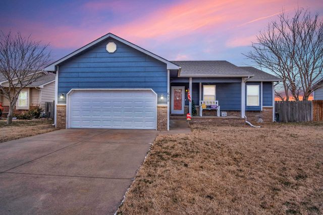 628 S Longbranch Dr, Maize, KS 67101