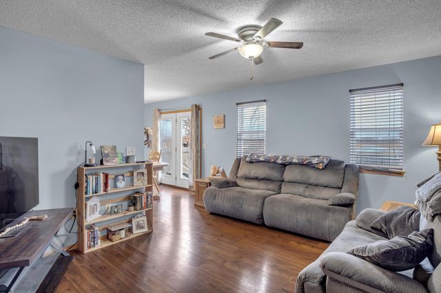 628 S Longbranch Dr, Maize, KS 67101