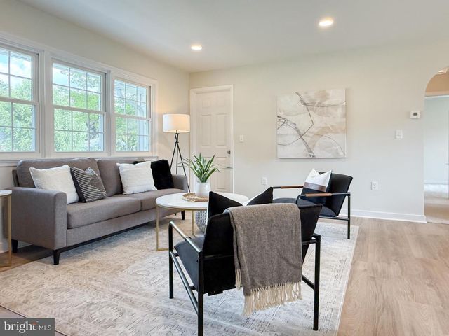 324 HIGHLAWN AVE, Elizabethtown, PA 17022