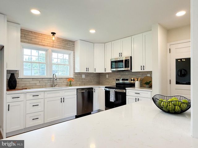 324 HIGHLAWN AVE, Elizabethtown, PA 17022