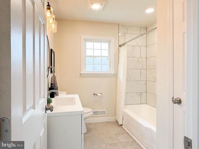 324 HIGHLAWN AVE, Elizabethtown, PA 17022
