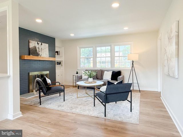 324 HIGHLAWN AVE, Elizabethtown, PA 17022