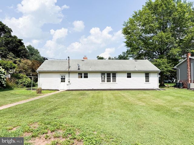 324 HIGHLAWN AVE, Elizabethtown, PA 17022