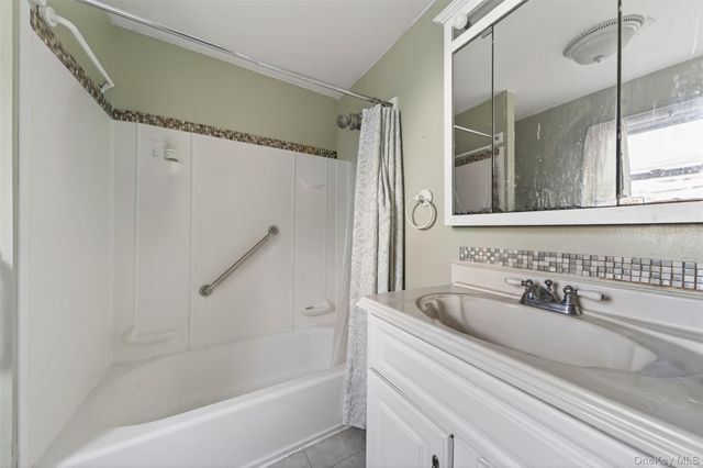 266 Neptune Avenue, West Babylon, NY 11704