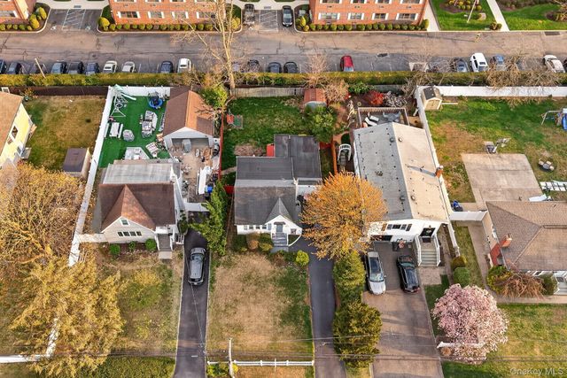 266 Neptune Avenue, West Babylon, NY 11704