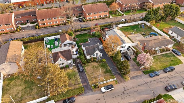 266 Neptune Avenue, West Babylon, NY 11704