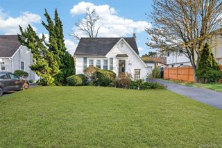 266 Neptune Avenue, West Babylon, NY 11704